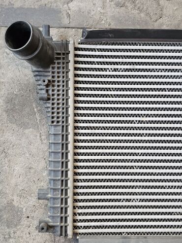 Радиаторы: Интеркулер VW Passat B6 05-09, VW Passat B7 10-, VW Passat B7 10-14 — 10