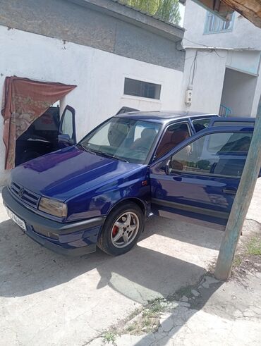 венто vento: Volkswagen Vento: 1992 г., 1.8 л, Механика, Бензин, Седан