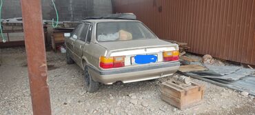 Audi: Audi 80: 1.8 л, Механика, Бензин, Седан