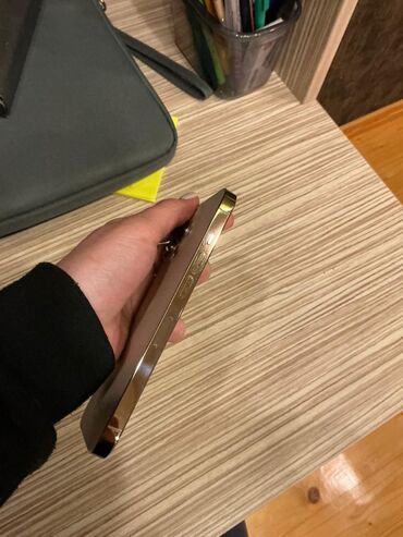 Apple iPhone: IPhone 13 Pro, 256 GB, Qızılı, Simsiz şarj, Face ID — 24