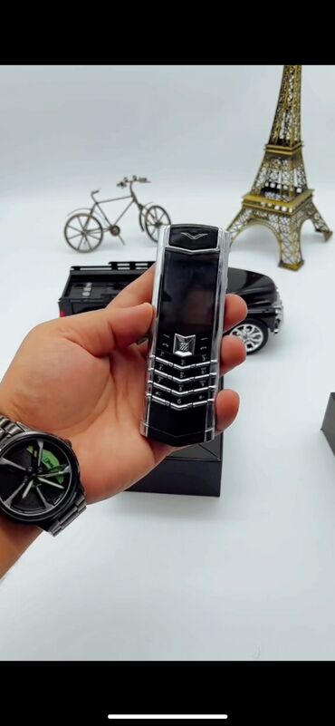 Vertu: Vertu Signature Touch, 4 GB, цвет - Серебристый, Кнопочный