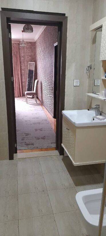 Uzunmüddətli kirayə evlər: 100 kv. m, 3 otaqlı — 6