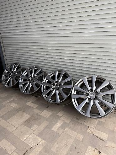 Диски: Литые Диски R 18 Lexus, Комплект, отверстий - 5, Б/у — 3