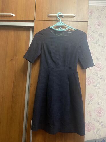 синие вязаное платье: Повседневное платье, Осень-весна, Короткая модель, Вискоза, Трапеция, S (EU 36)