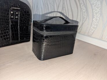 сумка лазер кожа: Продаю маленький бьюти чемодан для лешмейкеров или для мейкап