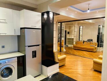 Uzunmüddətli kirayə mənzillər: Şamaxinkada, Kinostudiyanın həyətində,17 mərtəbəli binanın 9-cu — 1