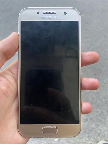 telefon iphone 13: Samsung Galaxy A3 2017, 16 GB, rəng - Qızılı, Qırıq — 1