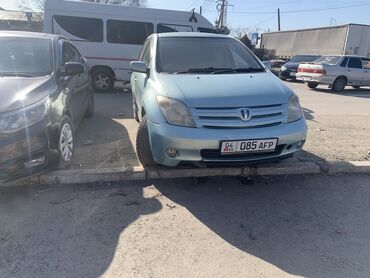 Toyota: Toyota ist: 2003 г., 1.3 л, Автомат, Бензин, Хэтчбэк