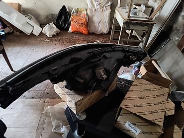 masin sat: Toyoto Highlander uçun radiator barmaqlığı və ön sol fara qəzalıdır — 2