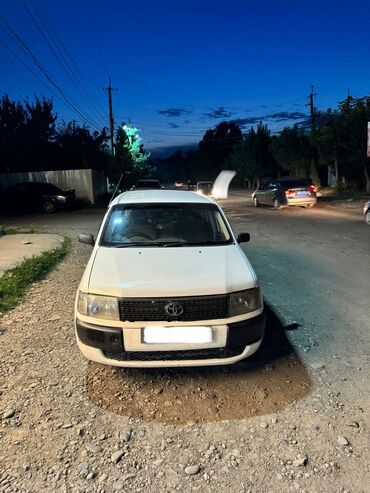 срочно срочно продам машину: Toyota Probox: 2003 г., 1.5 л, Автомат, Бензин, Универсал