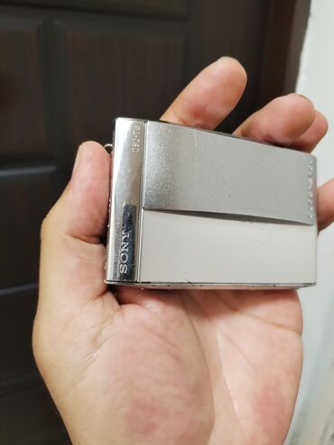 TV və video: Sony Cyber-shot DSC-T5 reqemsal fotoaparat biraz dumanli cekir zoom
