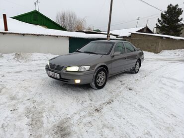 Toyota: Toyota Camry: 1997 г., 2.2 л, Механика, Бензин, Седан