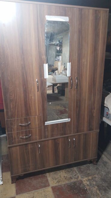 Dolablar: Yeni, Açılan, 3 qapılı Düz dolab, Dolab-asılqan, Türkiyə -da lalafo.az — 28 Dolablar: Yeni, Açılan, 3 qapılı Düz dolab, Dolab-asılqan, Türkiyə — 28