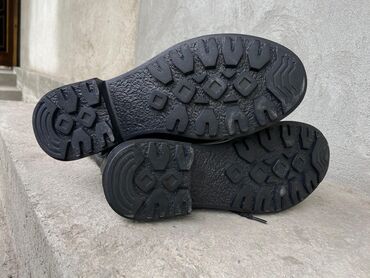 черные мужские ботинки: Бертцы новые 42 размер