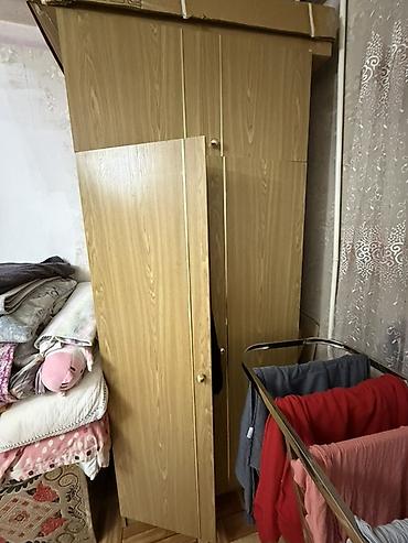 Шифоньеры, шкафы для одежды: Двухстворчатый платяной шкаф из ЛДСП под дуб/бук. Классический прямой — 1