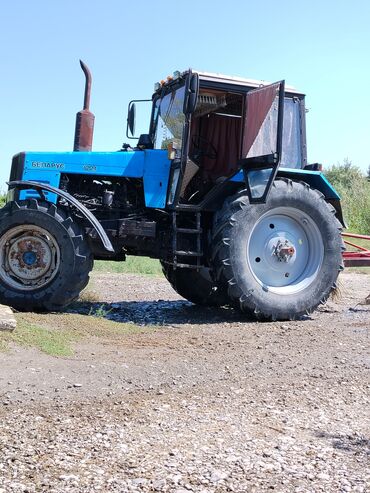 Traktorlar: Belarus traktor – mavi/qara gövdə, ön və arxa iri aqrar təkərlər — 7