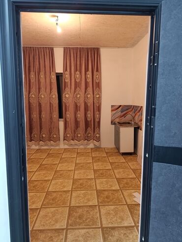 долгосрочная аренда домов: 20 кв. м, 6 бөлмө, Жертөлө, ороо, Забор, тосулган