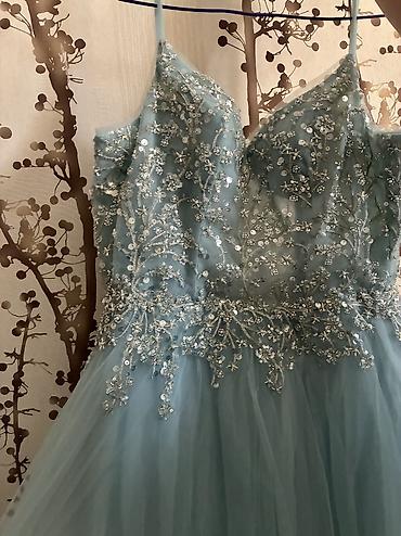 vecerni don: Satilir .S-M olcuye uygundur arxasi korsetidir. Elaqe:0771069591 — 3