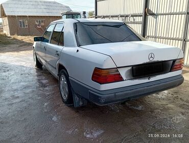 Транспорт: Mercedes-Benz W124: 1988 г., 2 л, Механика, Бензин, Седан