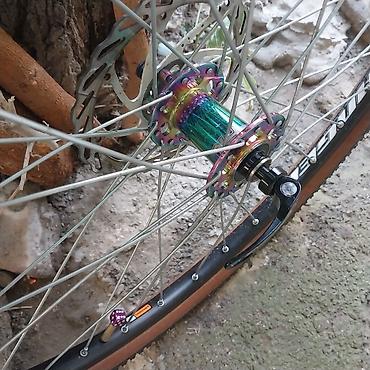 Disk təkərlər: Velosiped ön təkər komplekti
Qabağ Hassns 
opşi satilir
26 lig — 2