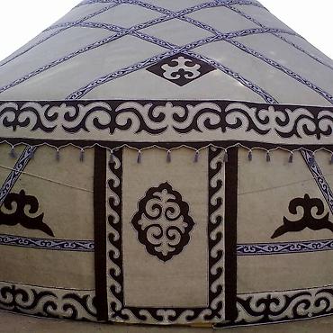 Аренда юрт: Аренда юрты, Каркас Деревянный, 85 баш, С полом, Стулья, Казан — 13