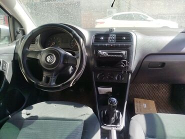 экономичные машины: Volkswagen Polo: 2013 г., Механика, Седан