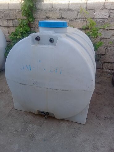 Baklar və çənlər: Bak, Plastik, 1000 l l