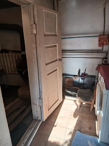 Дома: 🏡 Продаётся частный дом с участком 📍 Район: Пишпек 🏠 Количество — 10