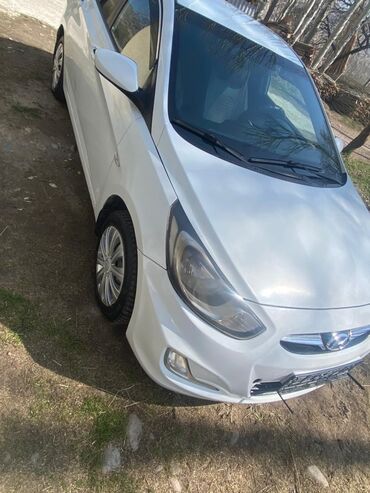 я ищу лада приора: Hyundai Solaris: 2013 г., 1.6 л, Механика, Бензин, Седан