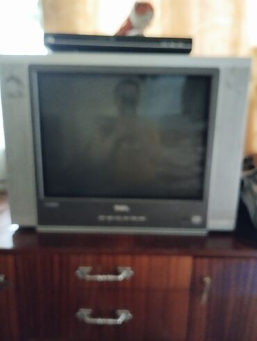 старый телевизор: Продам стары телевизор с дивиди за всё 1500 отдам