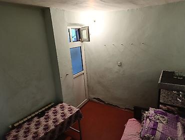 Kirayə otaqlar: Kirayə: Sadə, mebel ilə təchiz olunmuş otaq - Plan: Bir otaq, giriş — 2