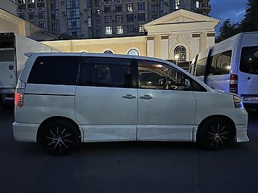 mark 2 qualis: Toyota Voxy: 2002 г., 2 л, Автомат, Бензин, Минивэн — 6
