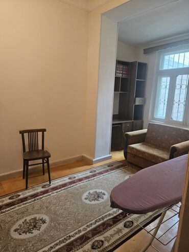 Uzunmüddətli kirayə mənzillər: Geniş planlı mənzil – klassik üslubda, hündür tavanlı və işıqlı — 3