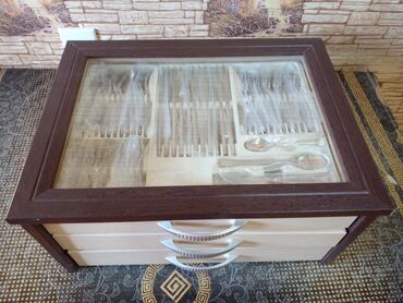 Süfrə ləvazimat dəstləri: Süfrə üçün tam dəst çəngəl-bıçaq qaşıq komplekti – vitrinli taxta — 9