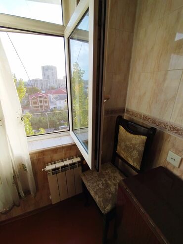 Uzunmüddətli kirayə mənzillər: Kirayə Həzi Aslanov metrosu dan 10 dəq məsafədə 2 otaq 6/5 Orta — 9