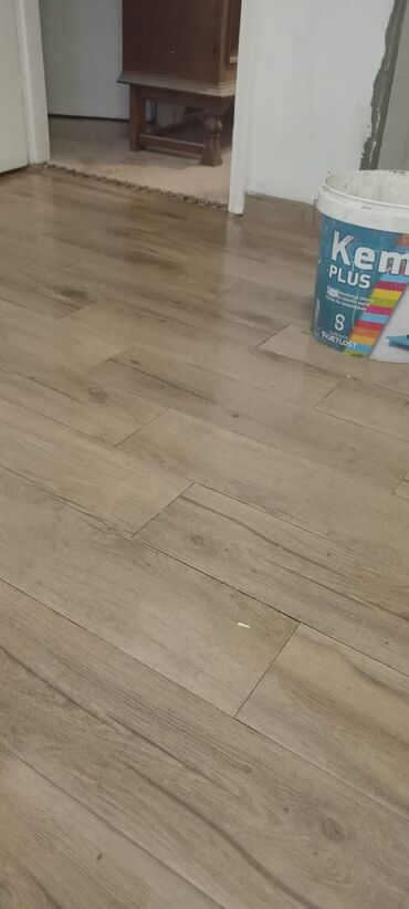 Fasaderi, radnici na završnim radovima: Usluga: Keramičar – profesionalno postavljanje keramičkih pločica — 16