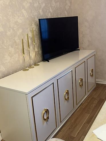 TV altlığı: Ağ rəngli, klassik-modern üslubda TV konsol/komod. - Material: MDF/Lam — 2