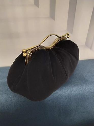 Классические сумки: Продаю бархатный редикюль сумочку, новая, черного цвета размер 30×15 — 25