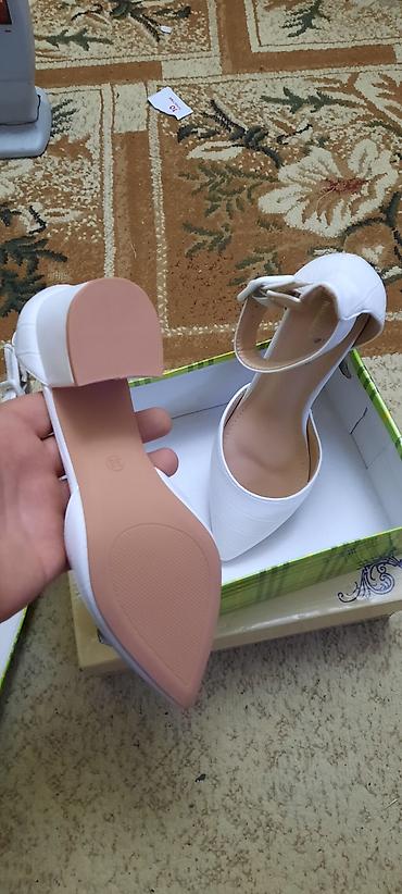 Digər ayaqqabılar: Ölçü: 35.5, Yeni — 6