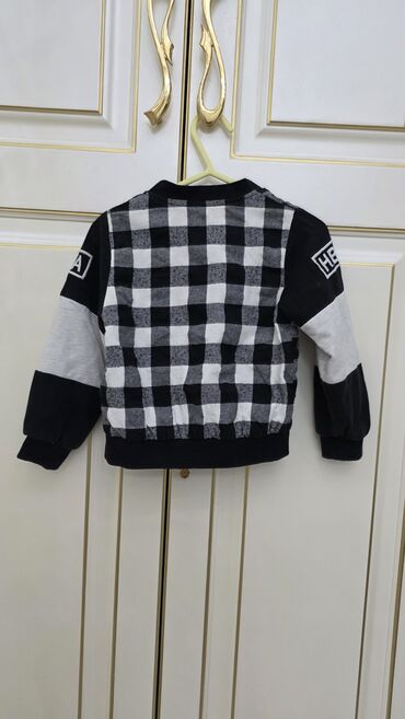 Верхняя одежда: Покупали в Корее. Смешная цена.Размер 100.Детская куртка-бомбер на — 8