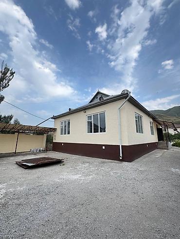 Продажа коттеджей и домов: Срочно срочно Продаю добротный дом в селе Таш-Добо со всеми удобствами — 1