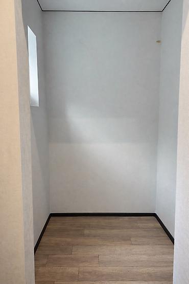 Продажа коттеджей и домов: Продаю дом 1,5 этажа 0 этаж: Прихожая (холодный тамбур) 1 этаж — 8