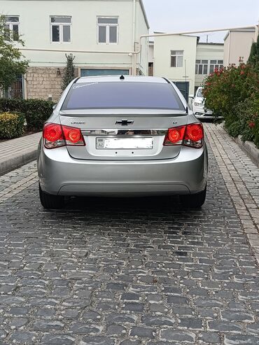 Chevrolet: Chevrolet Cruze: 1.4 l | 2013 il 27000 km Sedan — 5