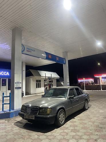 Mercedes-Benz W124: 1988 г., Механика, Бензин, Седан