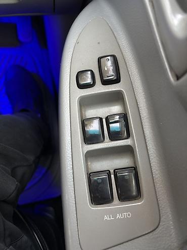 Toyota: Toyota Noah: 2003 г., 2 л, Автомат, Бензин, Минивэн — 9