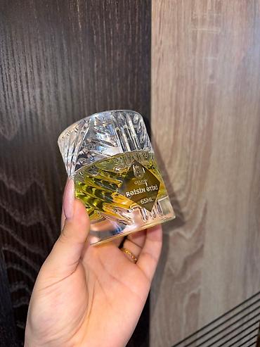 qizil uezuek type 1: Rəhbərin Ətri – 65 ml Brend: GuliyevParfume Xüsusiyyətlər: - Həcm — 1