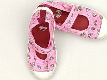 eobuwie klapki crocs: Używane balerinki dla dziewczynki, idealne do noszenia na co dzień