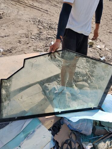 Стекла и комплектующие: Лобовой передний задний боковой различных размеров и форм — 15