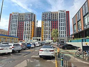 умные двери в квартиру: 1 комната, 46 м², Золотой квадрат Элитка, 13 этаж, Дизайнерский ремонт — 1