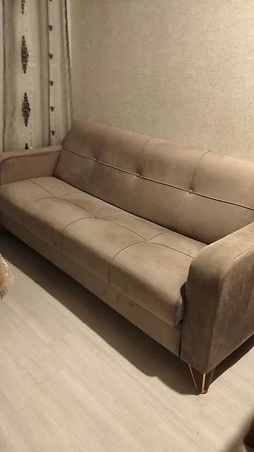 divan koja: Bej rəngli, minimal dizaynlı 3‑yerlik divan.(qiymətdə razılaşmaq olar) — 1